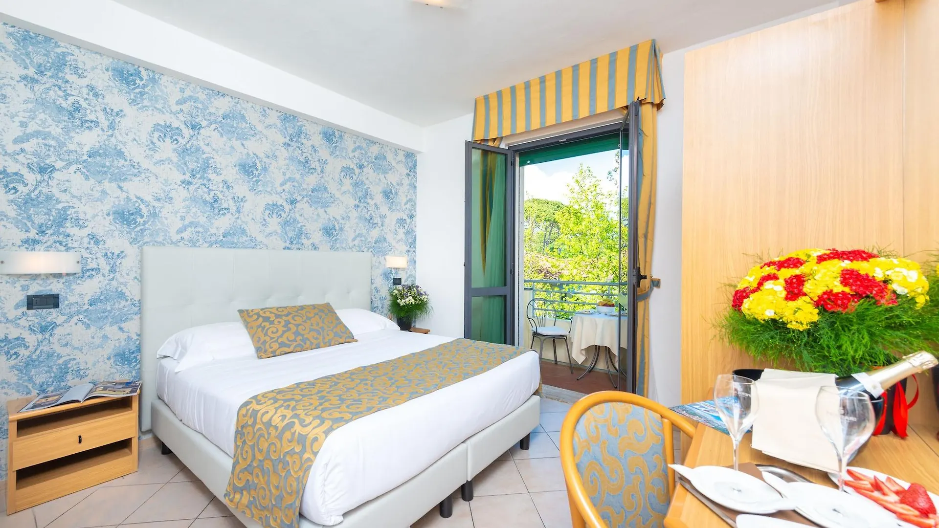 פורטה דיי מארמי Hotel Acapulco  פורטה דיי מארמי